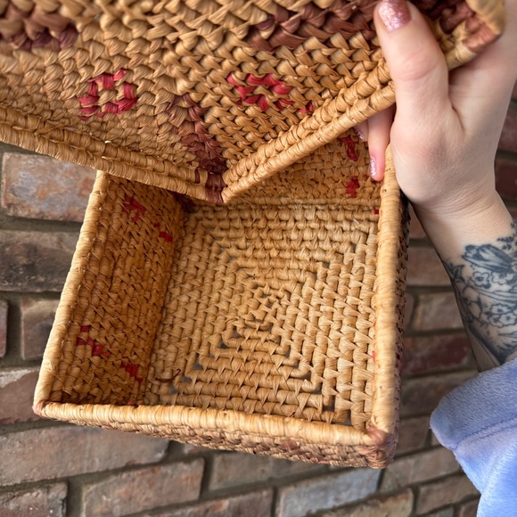 Handwoven Western Square Storage Basket with Lid - Picture 9 of 10